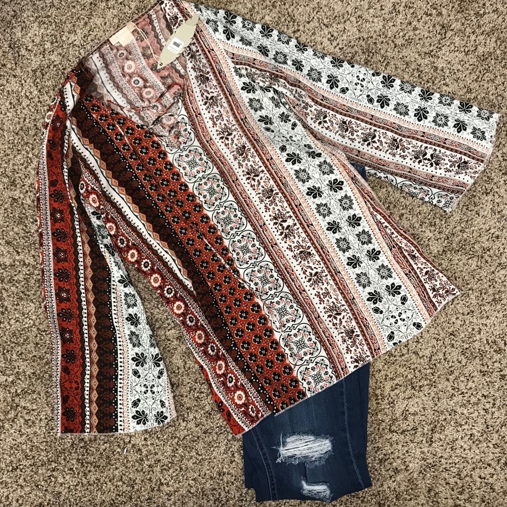 Flare sleeve top